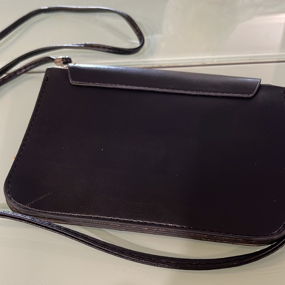 NWOT- Cute little crossbody bag - Picture 3 of 3